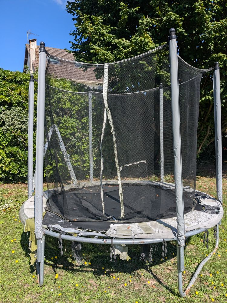 Trampoline Domyos essential 240 35 Le Plessis-P�t� (91)