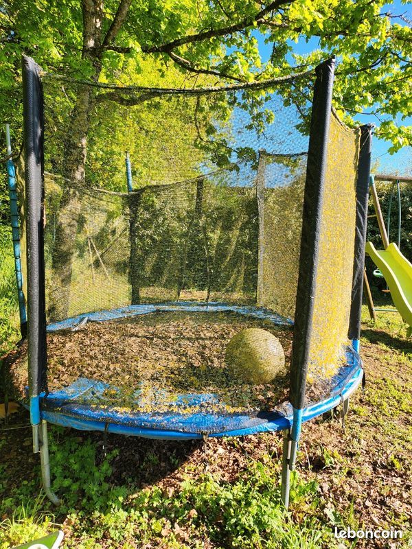 Trampoline d'environ 2m90-3m 25 Brie (16)