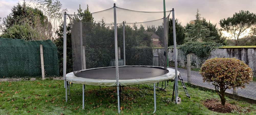 Trampoline 195 Bosmie-l'Aiguille (87)