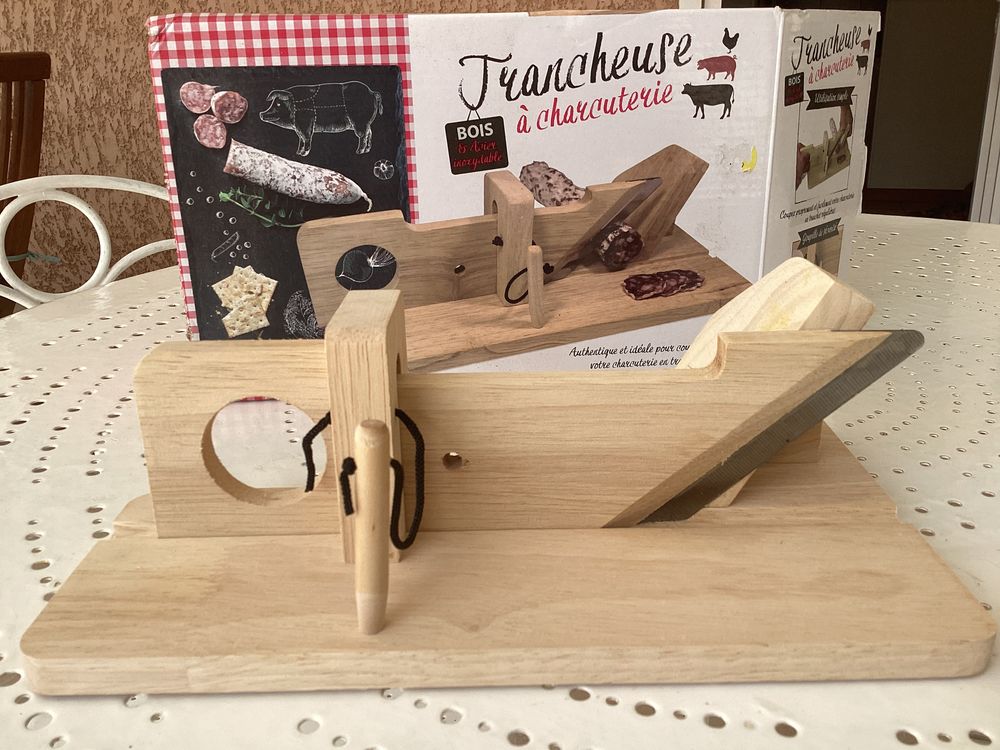 trancheuse a charcuterie 8 Le Barcar�s (66)