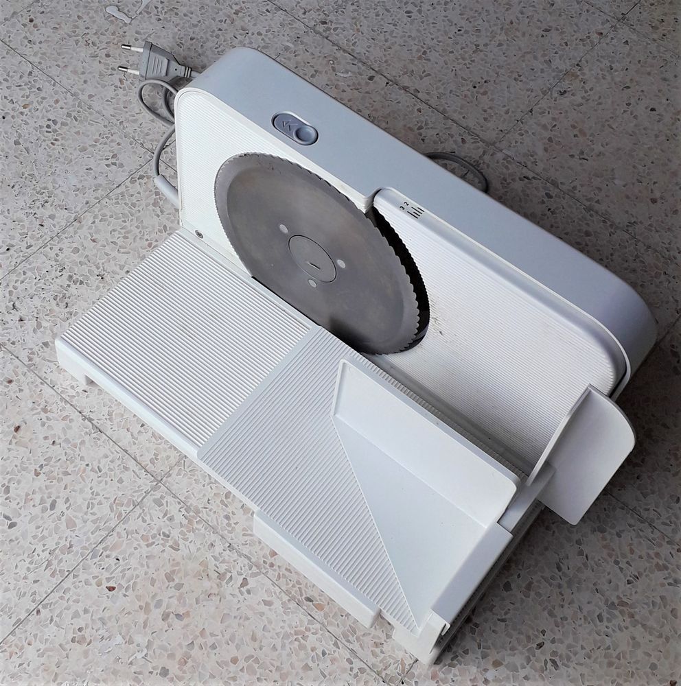 Trancheuse �lectrique Philips 10 Mons-en-P�v�le (59)