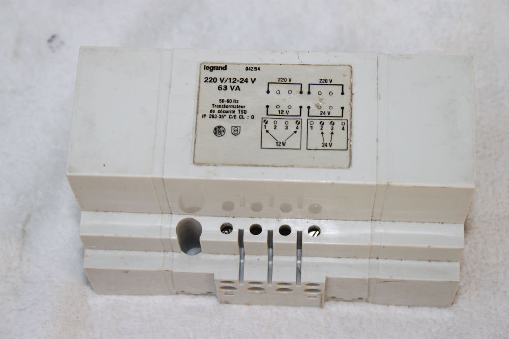 Transformateur de s�curit� 63 VA 15 Montigny-Lencoup (77)