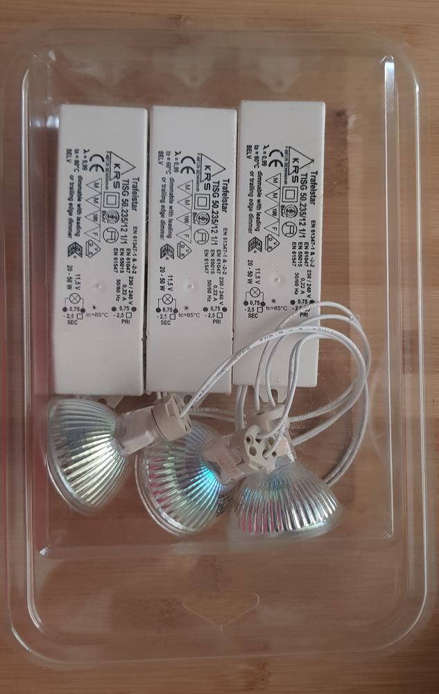 3 Transformateurs Trafelstar 20-50W avec ampoules halog�ne 12 Montrouge (92)