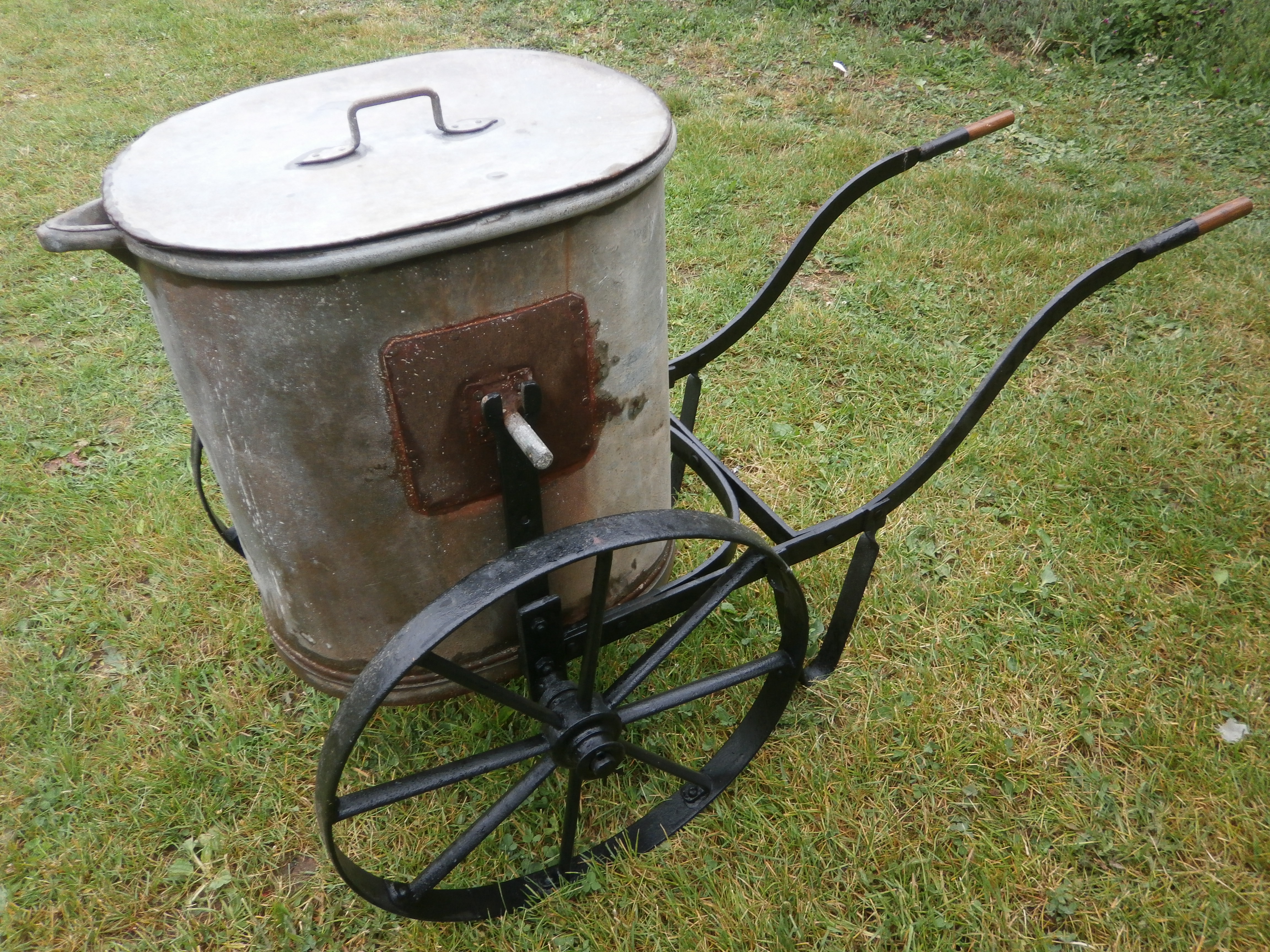 transporteur d'eau sur roues 200 Saint-Cl�ment (89)