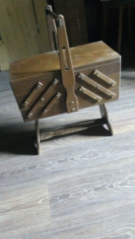 TRAVAILLEUSE-BOITE A COUTURE 30 Baignes-Sainte-Radegonde (16)