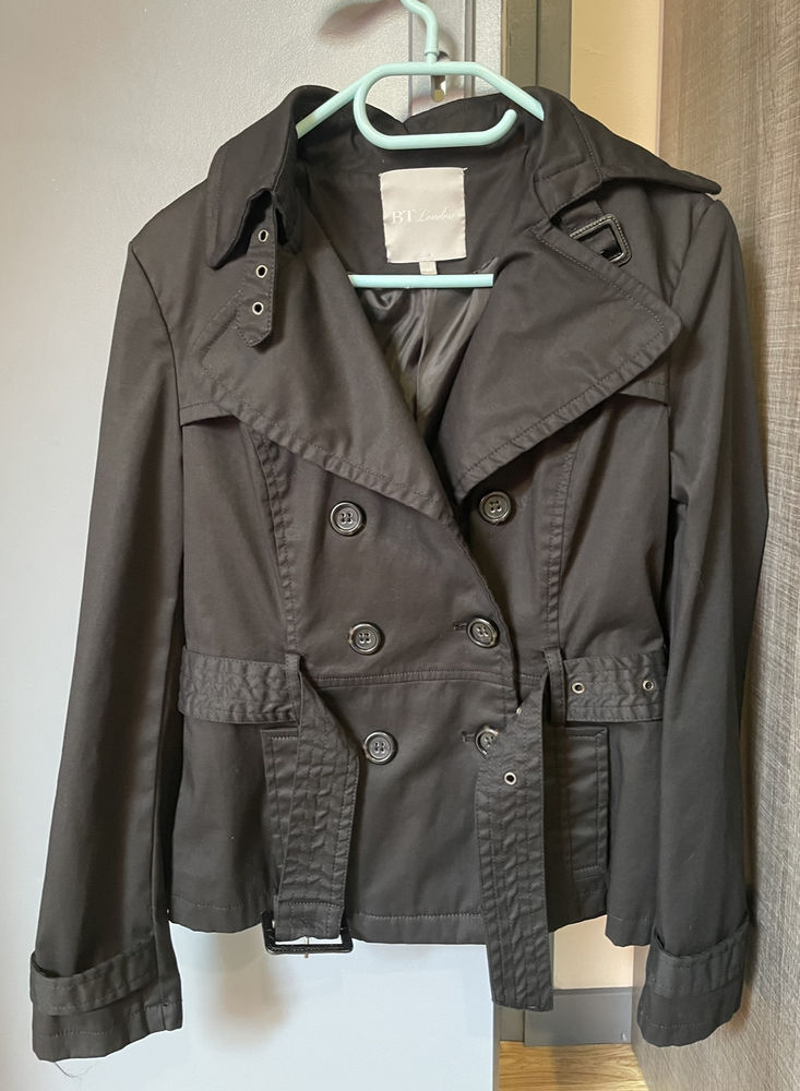 TRENCH BETTY LONDON Taille M - Mod�le Court > NEUF 25 Caudry (59)