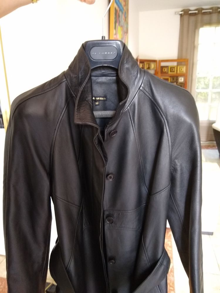 Trench en cuir d'AMAYA ARZUAGA 200 Verneuil-sur-Seine (78)