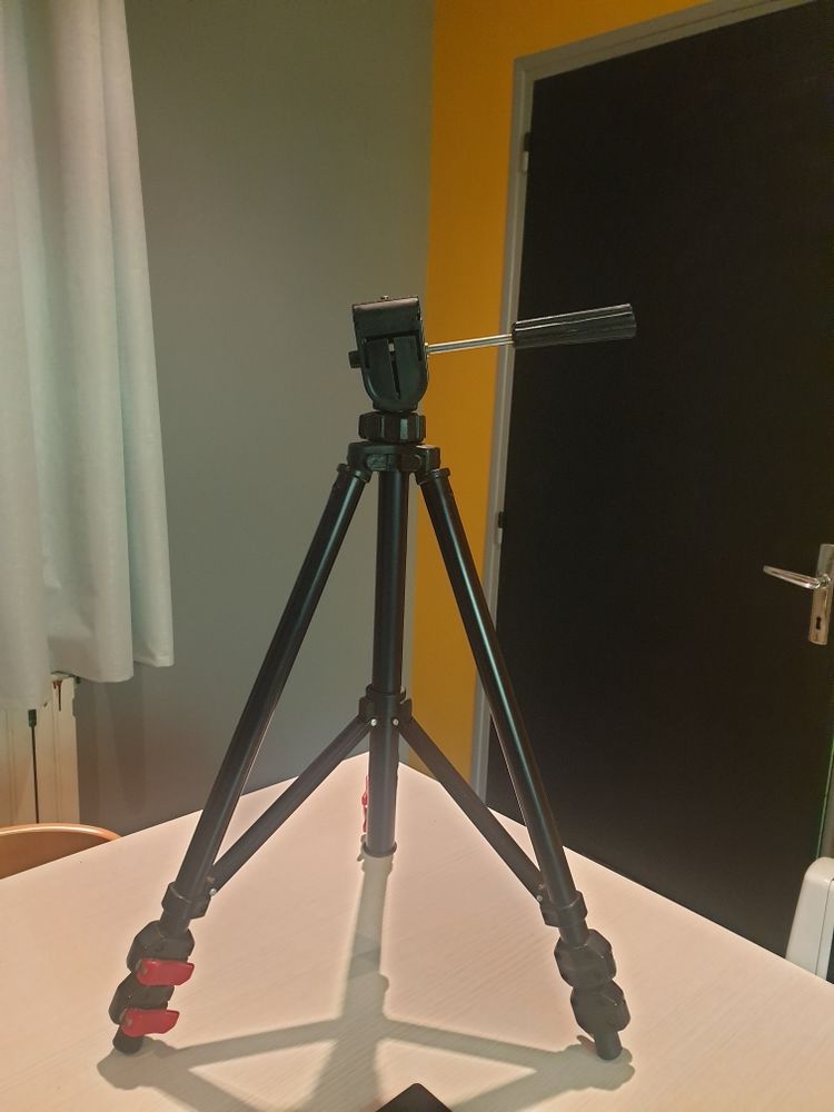 Tr�pied  Tanaka   son etui 25 Toulouse (31)