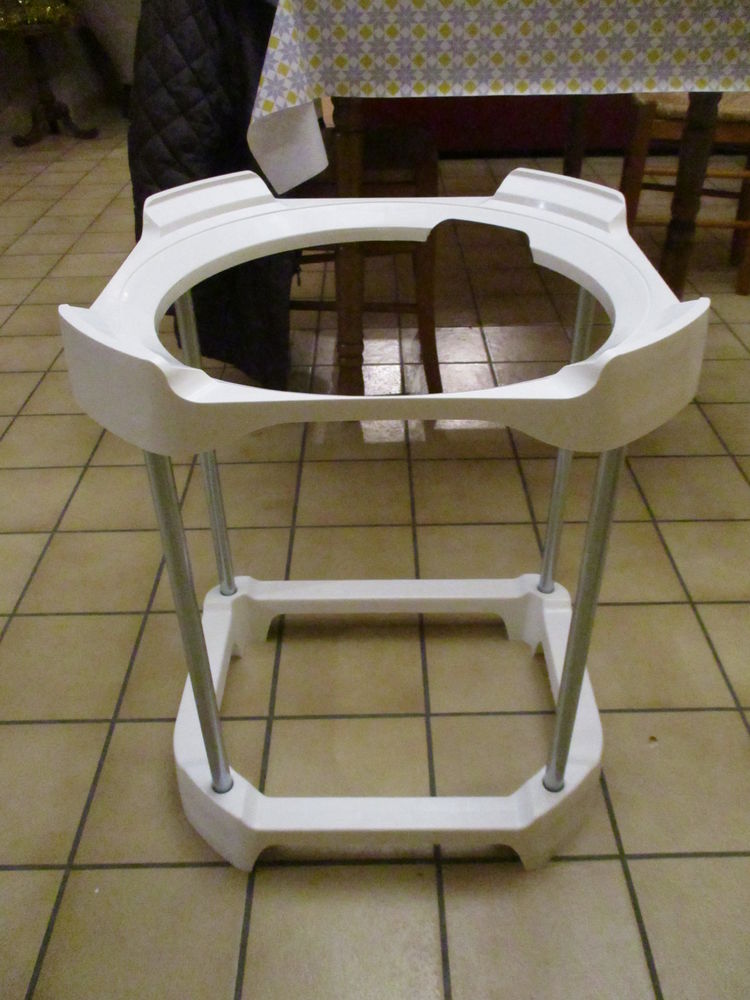 Tr�pied universel pour chauffe-eau NEUF r�f : 900353 26 M�rignies (59)