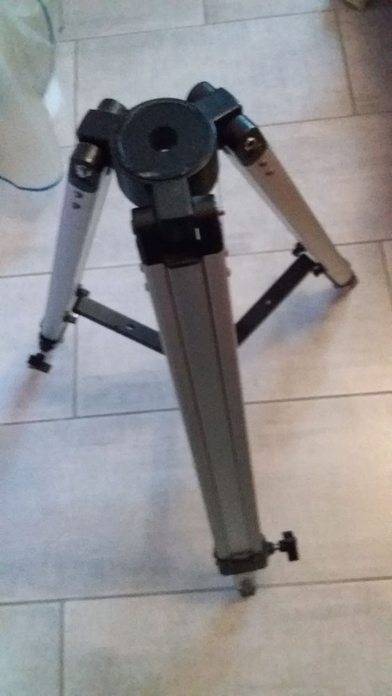 Tr�pieds de t�l�scope 70 Saint-Paul-Trois-Ch�teaux (26)