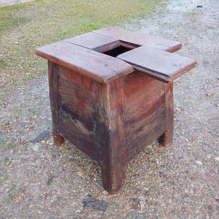 tr�s ancien saloir en bois 80 Vendeuvre-du-Poitou (86)