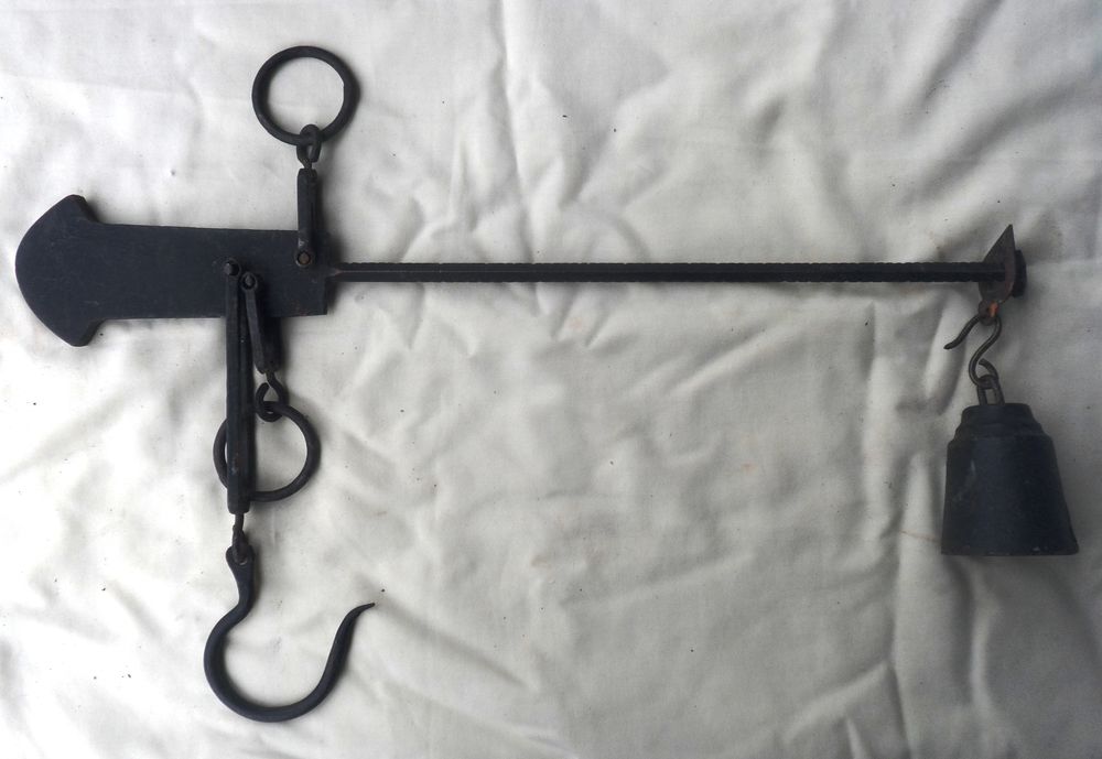 Tr�s ancienne balance Romaine  
Objet collector 25 Castries (34)