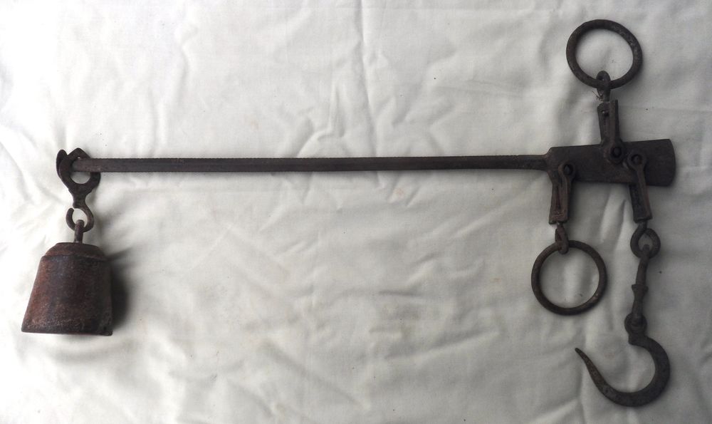 Tr�s ancienne balance Romaine 
Objet collector du 20�me 28 Castries (34)