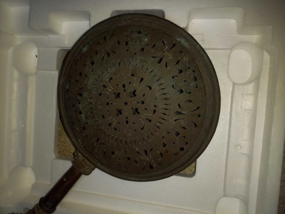 Tr�s ancienne Bassinoire en cuivre 30 Quettehou (50)