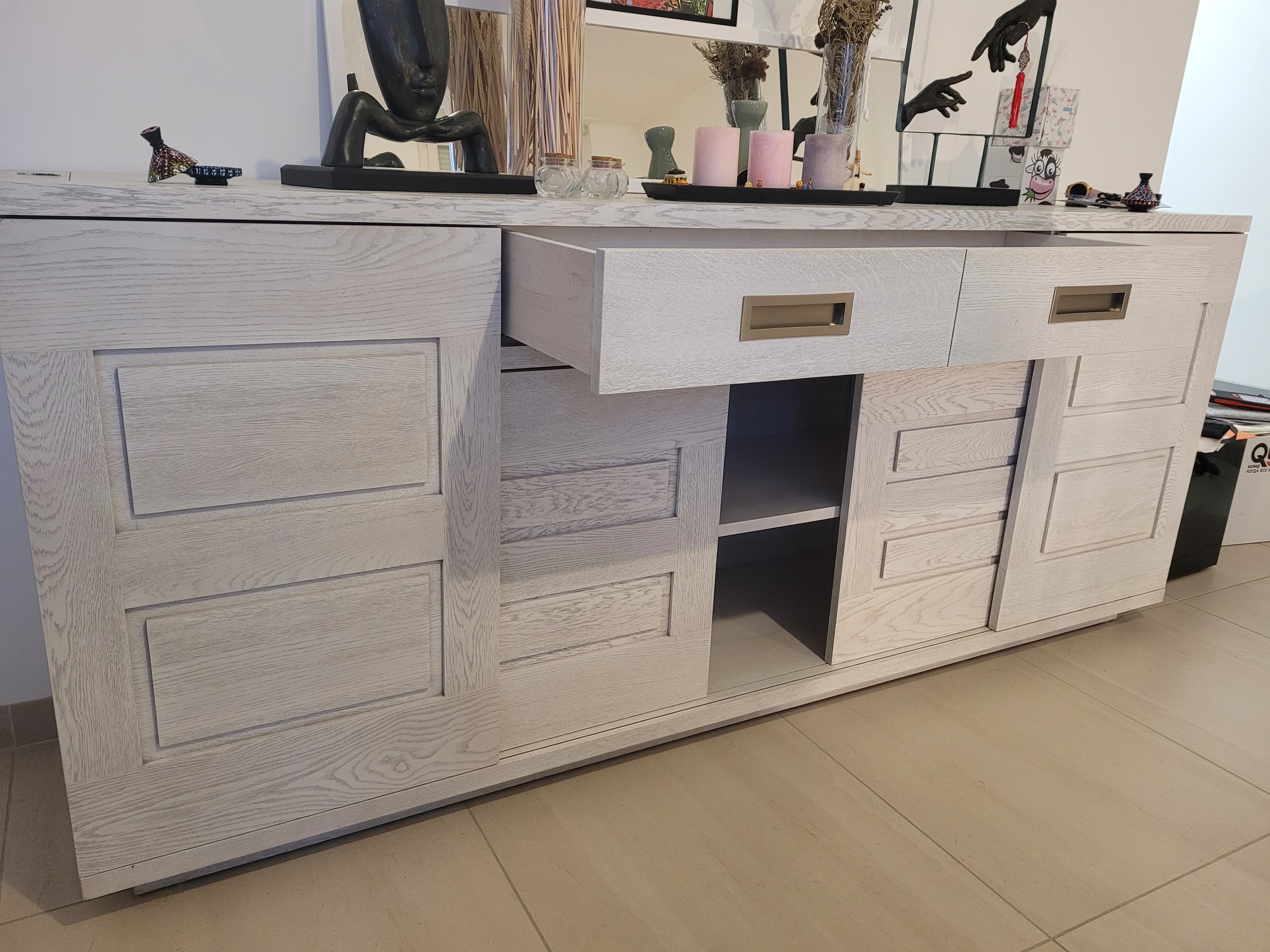 Tr�s beau bahut moderne marque Atlas 400 Vaires-sur-Marne (77)