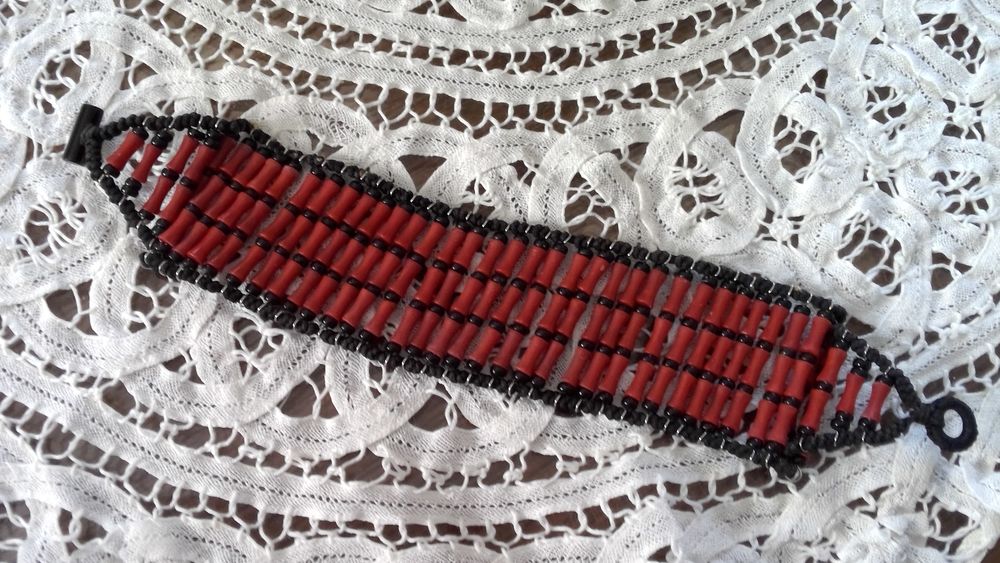 Tr�s beau bracelet en v�ritable corail rouge (tr�s rare) 100 La Trinit� (06)