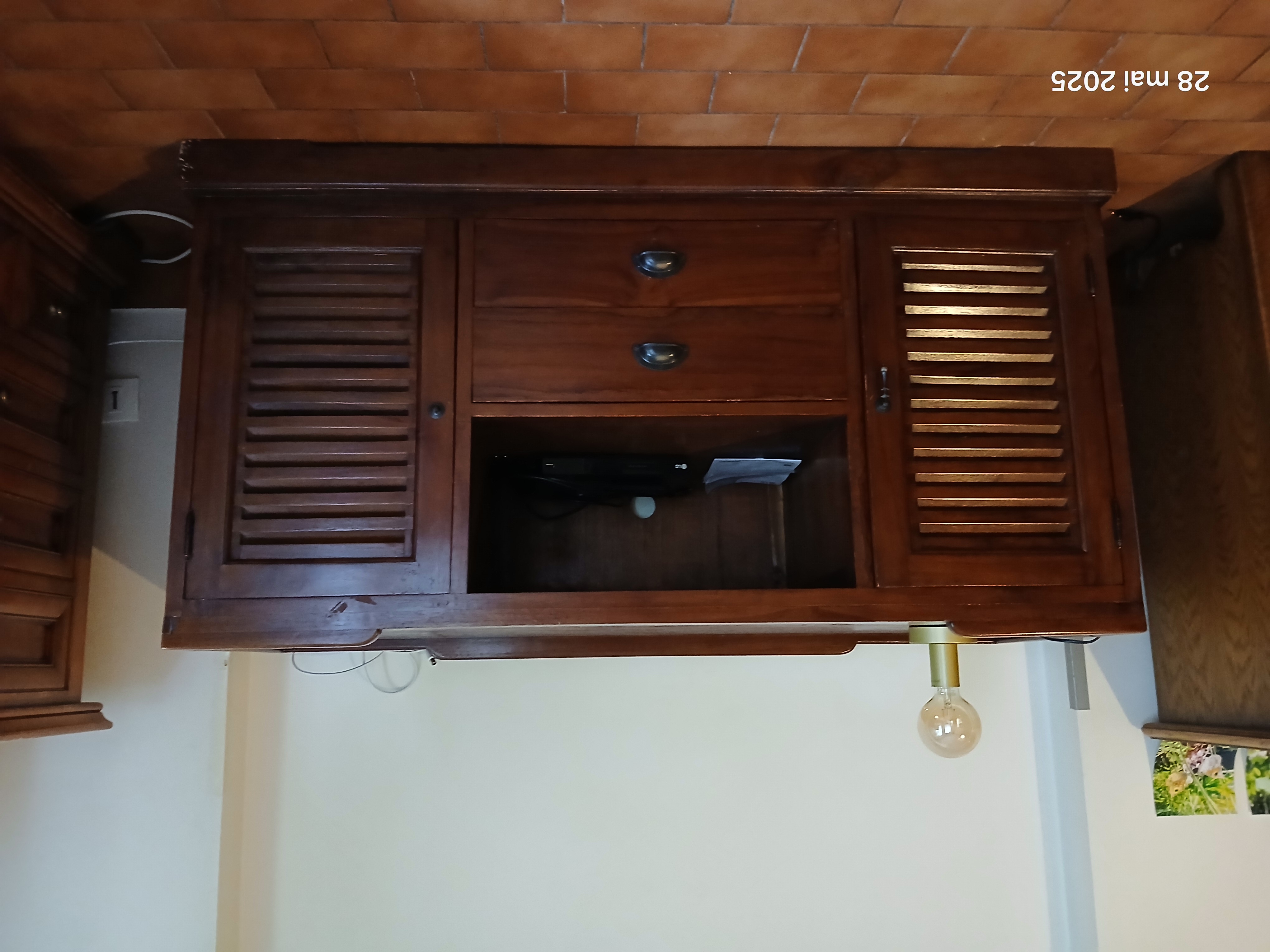 Tr�s beau buffet en Acajou Massif de Maison du Monde 430 Noisy-le-Grand (93)