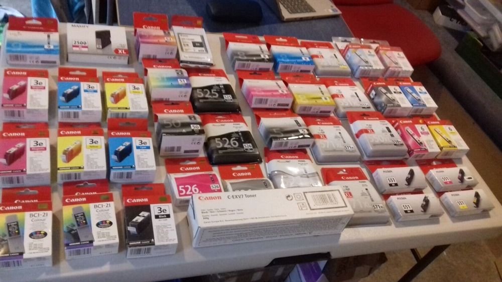 tr�s beau lot de 41 cartouches d'encre canon  origine 
neuf 400 Graulhet (81)