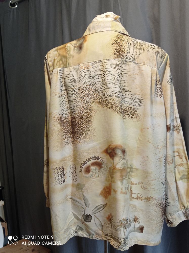 tres beau chemisier taille 44 5 Le Havre (76)