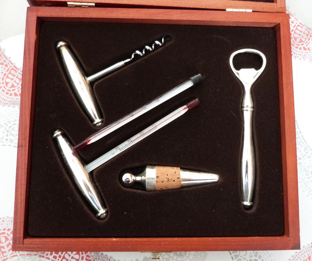 Tr�s beau coffret sommelier 4 pi�ces dont thermom�tre 15 Douchy-les-Mines (59)
