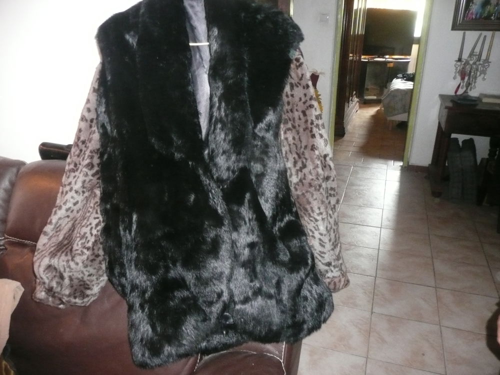 tres beau fourrure etat neuf 90 Marseille 11 (13)