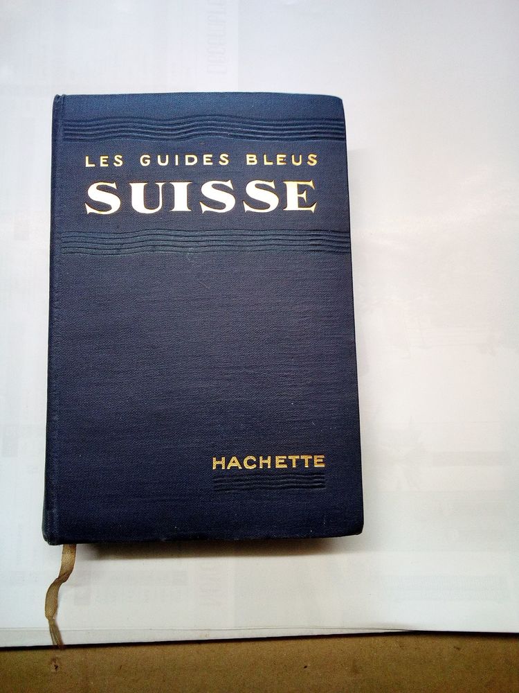 Tres beau livre  les Guides Bleus Suisses 6 Nogent-le-Rotrou (28)