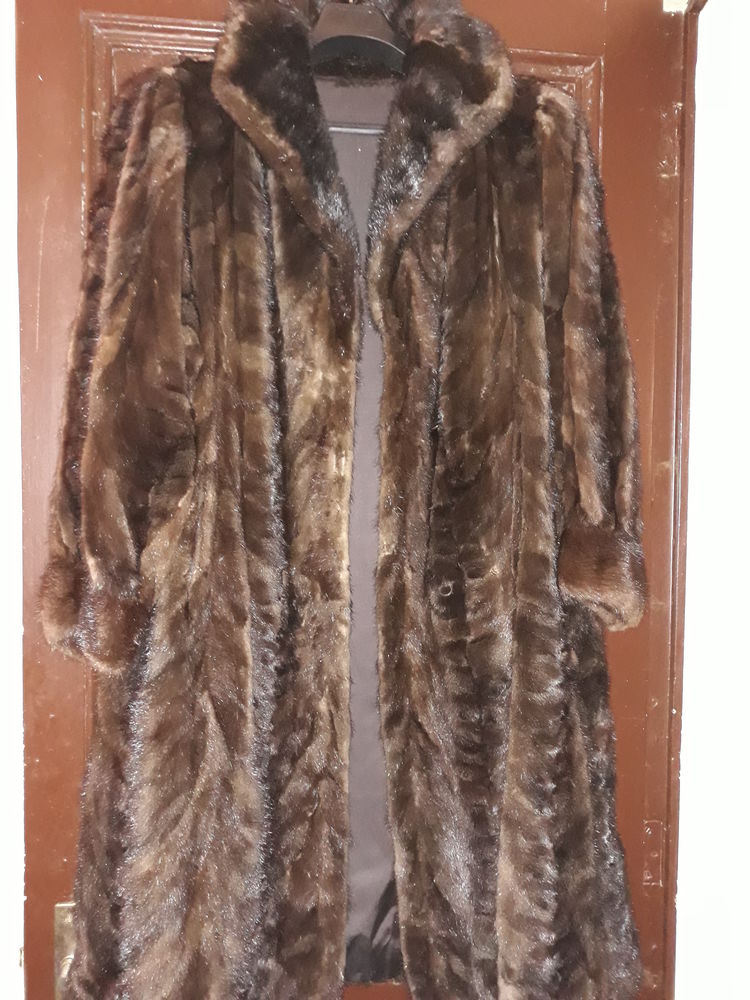 Tr�s beau manteau de vison fourrures Genebrier P�re et Fils 500 Bordeaux (33)