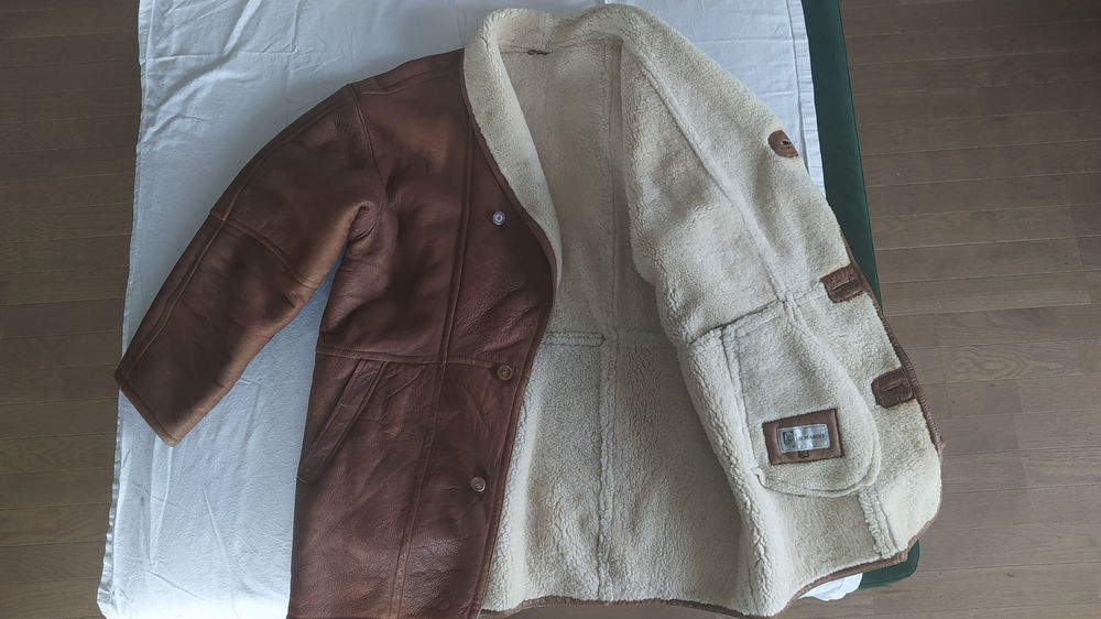 Tr�s beau manteau cuir retourn� 55 Pantin (93)