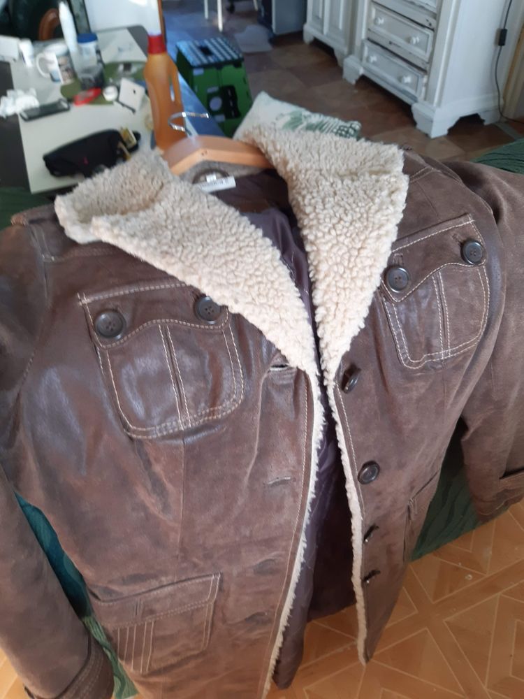 tr�s beau manteau en daim beige 40 Noisy-le-Grand (93)