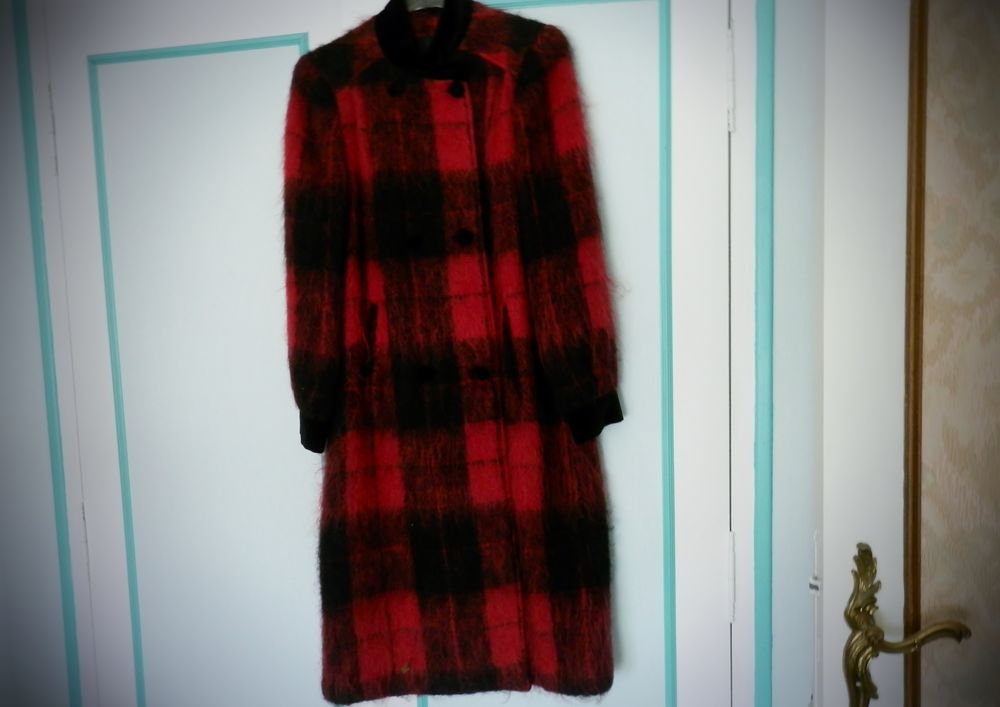 tr�s beau manteau taille 40 genre mohair , port�e 2  fois 20 Panazol (87)