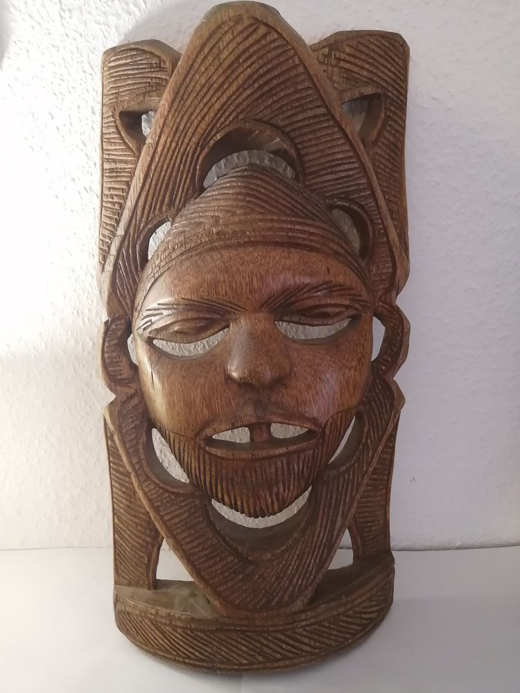 Tr�s beau masque Africain du Nigeria en bois exotique 33 Habsheim (68)