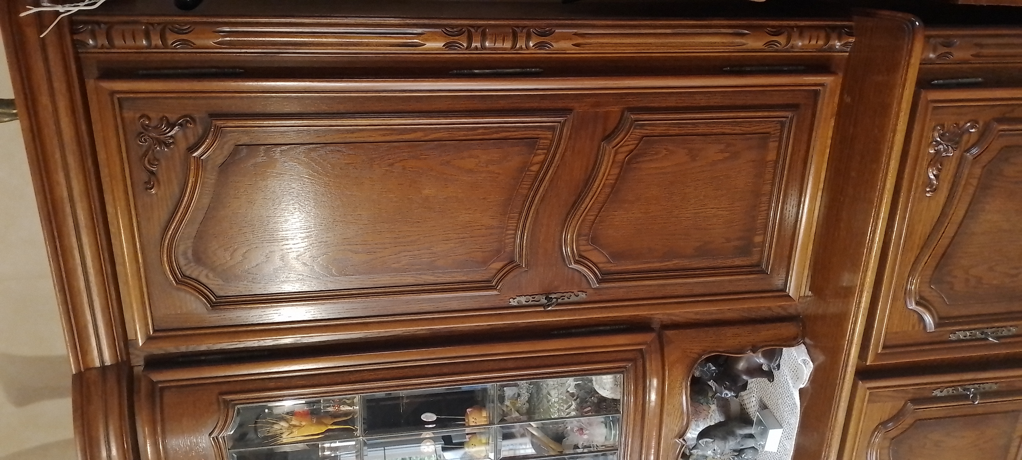 Tr�s  beau meuble vaisselier 290 Distroff (57)