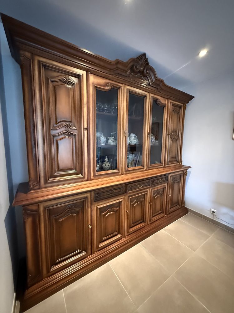 Tr�s beau meuble en deux parties. 350 Sarrians (84)