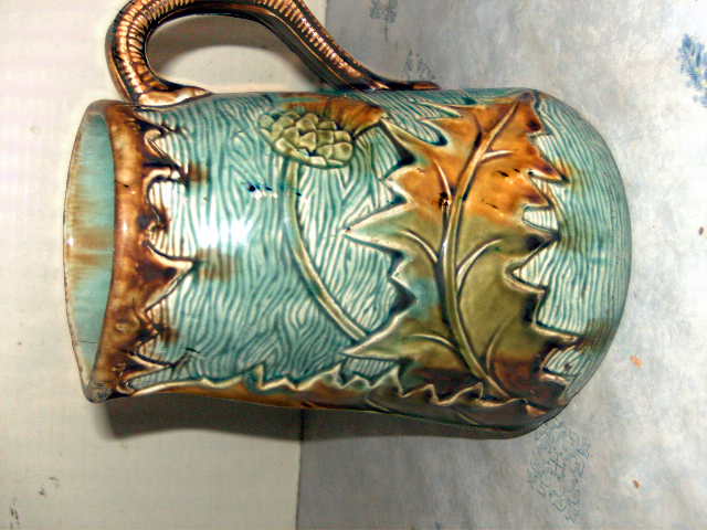 Tr�s beau pichet en barbotine d�cor aux chardons 45 Lucheux (80)