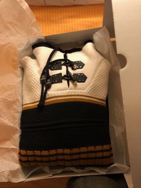 Tr�s Beau pull neuf de Club JU - XL 75 Gravon (77)