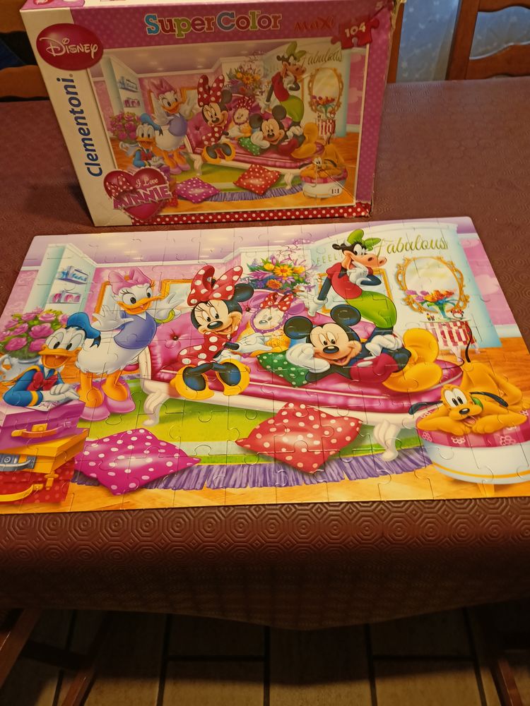 tr�s beau puzzle mickey et ses amis 4 Le Havre (76)