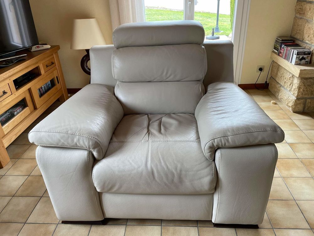 Tr�s beau Salon cuir. Canap� et deux fauteuils. 450 Saint-Mihiel (55)