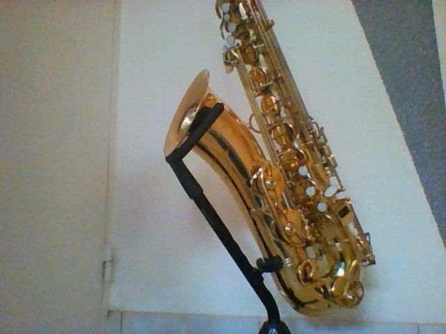 Tr�s beau saxophone t�nor 600 Gruissan (11)