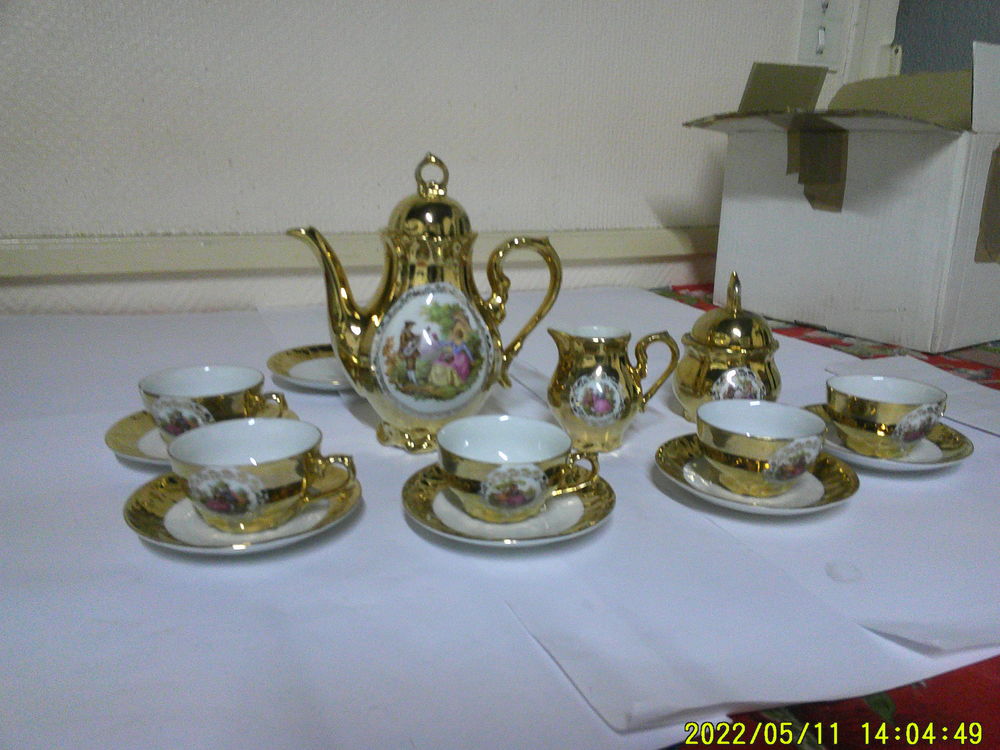 Tr�s Beau  Service  �  Caf� 80 Nontron (24)