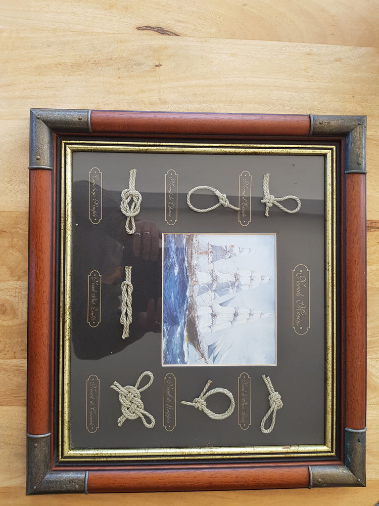 Tr�s beau tableau avec n?uds marins 20 Saubrigues (40)