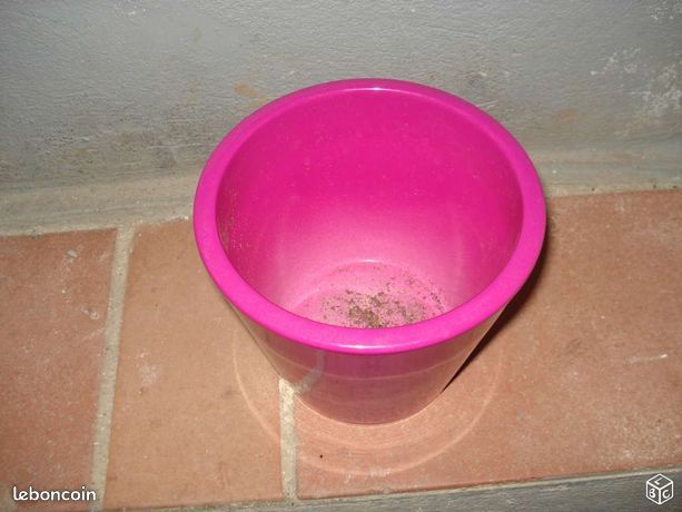 Tr�s beau pot ou vase rose fonc� pour fleurs ou autre 0 M�rignies (59)