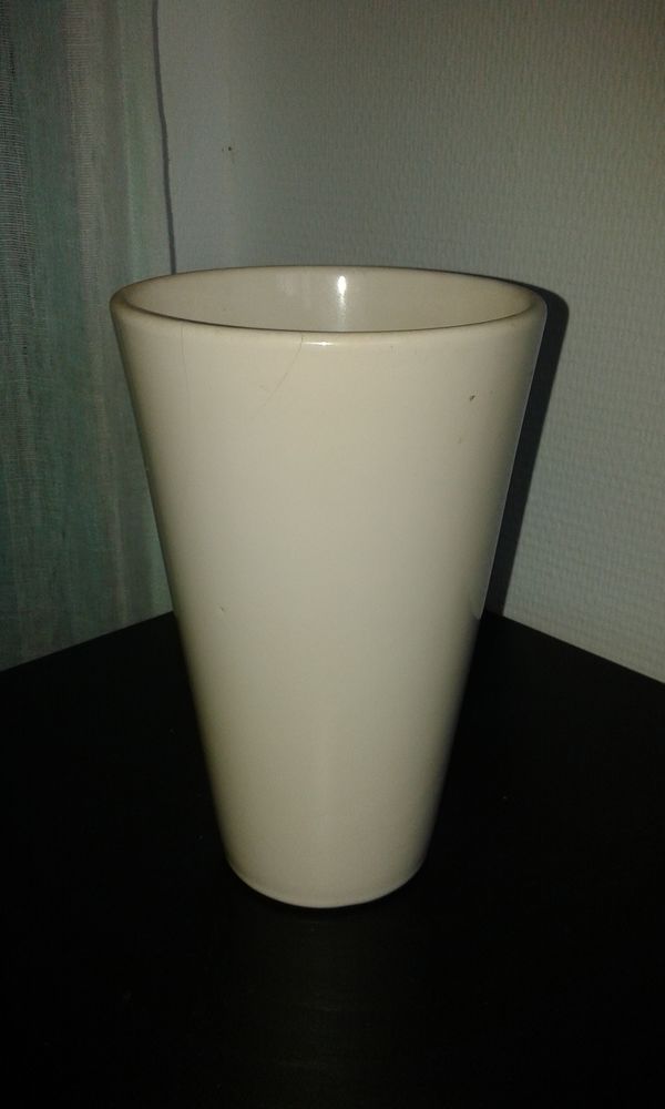 tres beau vase au design moderne beige 14 Toulouse (31)
