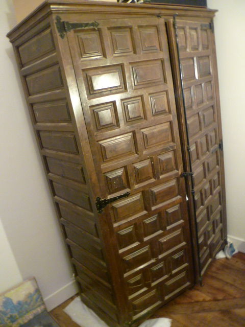 tr�s belle armoire ancienne d�montable fermeture  cr�mone. 0 Bagneux (92)