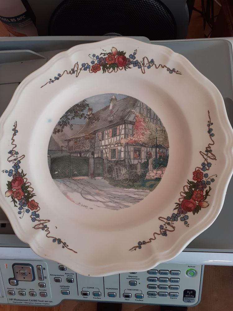 TRES BELLE ASSIETTE CREUSE DIAMETRE 25CM OBERNAI 15 Levainville (28)