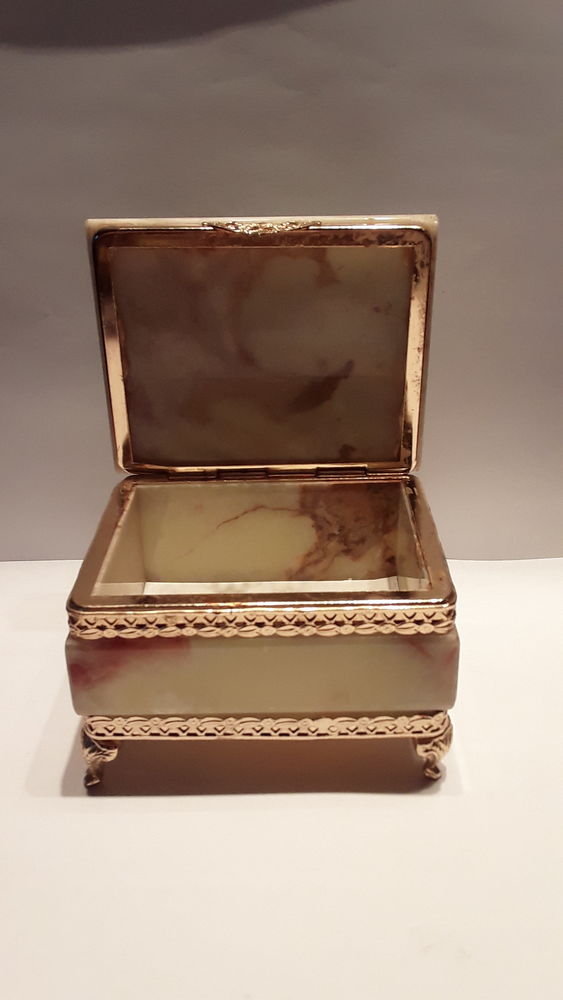 Tr�s belle boite � bijoux en onyx 45 Joinville-le-Pont (94)