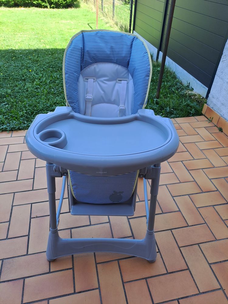 tres belle chaise haute Vert BAUDET 62 Cambrai (59)