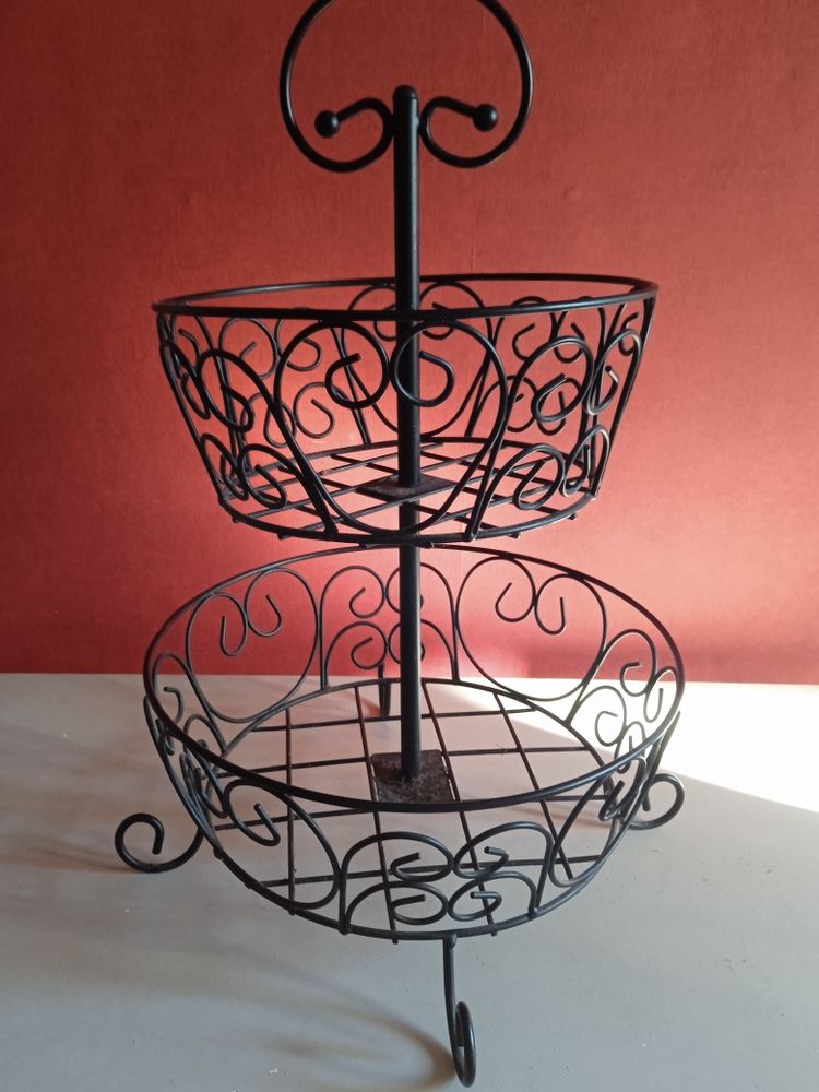 Tr�s belle corbeille � fruits 2 niveaux (h 48cm - diam 25cm et 30cm) - TBE (faire offre) 0 Lyon 1 (69)