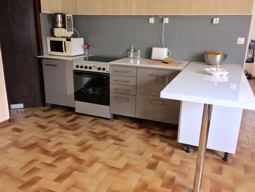 Tr�s belle cuisine + cuisini�re 1200 Le Russey (25)