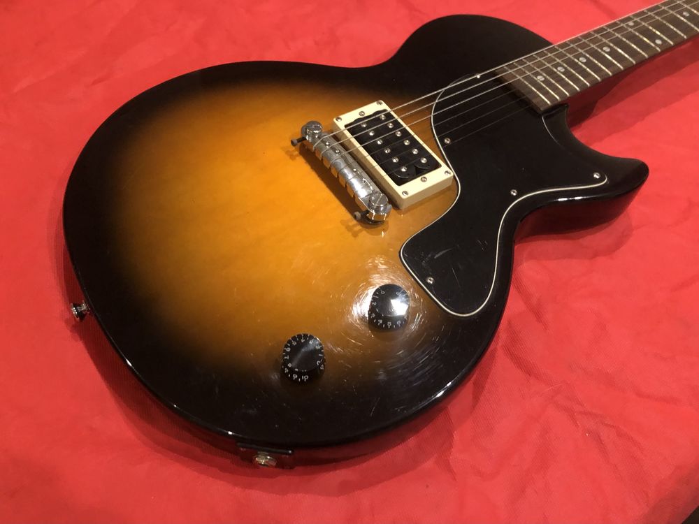 Tr�s belle guitare �lectrique Epiphone Les Paul junior 150 Orbey (68)