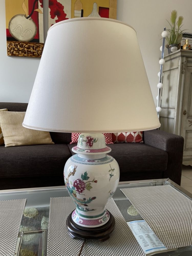 TRES BELLE LAMPE EN PORCELAINE PEINTE A LA MAIN
0 Deauville (14)
